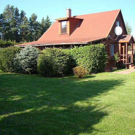 Holzhuette Mit Weitlaeufigem Garten Am Wald Semesterbostad