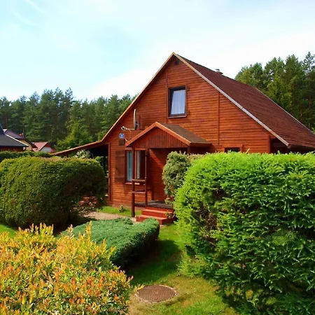 בית נופש Holzhuette Mit Weitlaeufigem Garten Am Wald